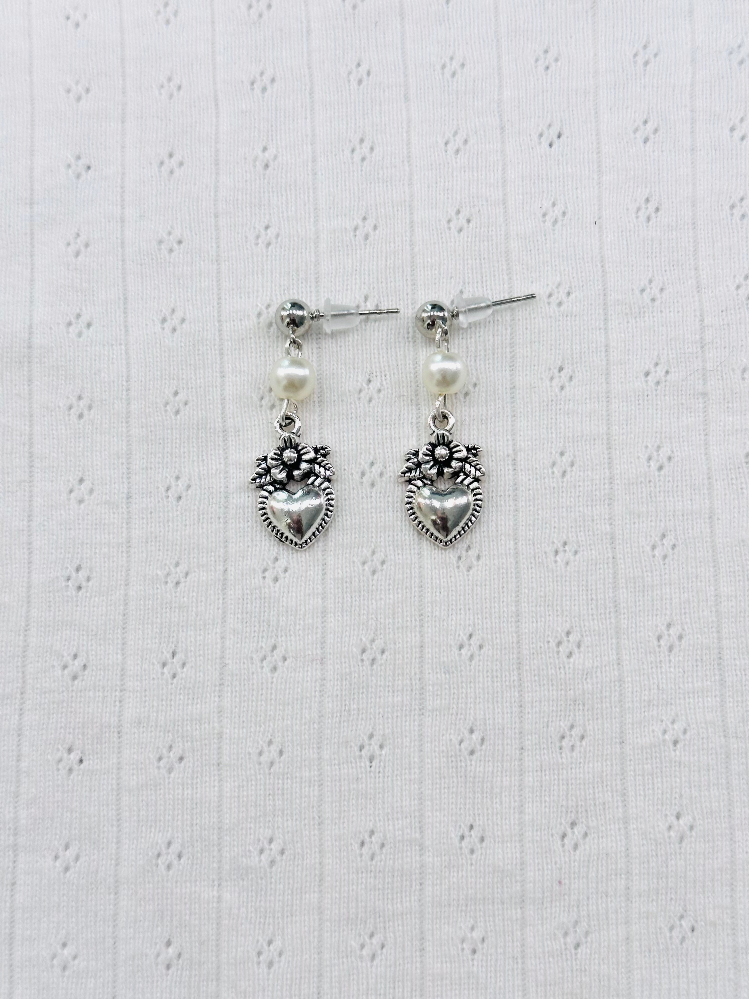renaissance heart earrings