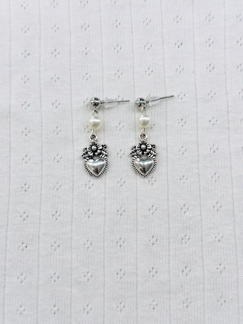 renaissance heart earrings